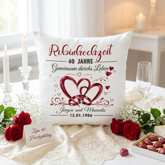Personalisiertes Geschenk zur Rubinhochzeit mit roten Herzen und Eheringen