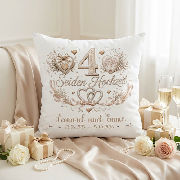 Personalisiertes Kissen zur Seidenhochzeit mit Seidenbändern und individueller Gestaltung