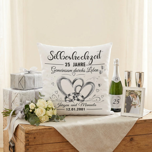 Kissen mit Namen und Datum als persönliches Silberhochzeit Geschenk