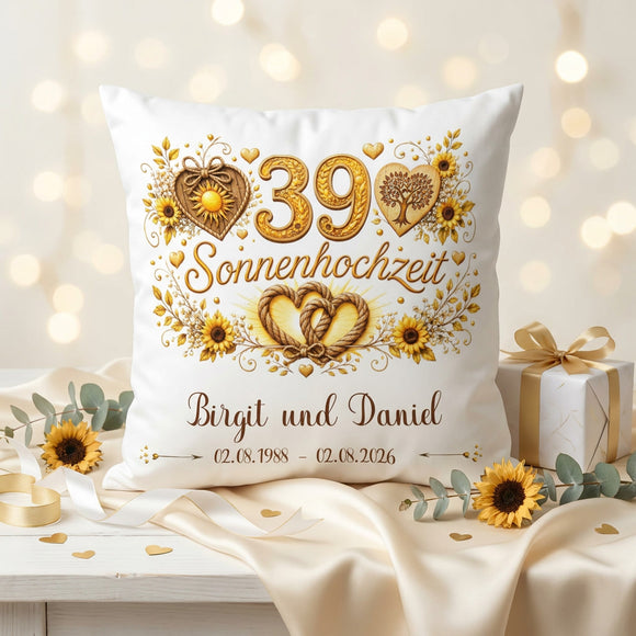 Geschenk Sonnenhochzeit – personalisiertes Kissen mit Namen und Datum zum 39. Hochzeitstag