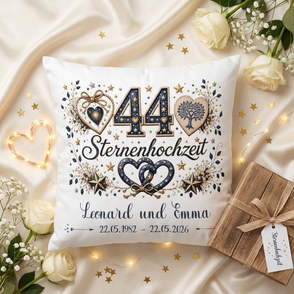 Personalisiertes Jubiläumskissen für 44 Jahre Ehe mit Sternen und Herzen
