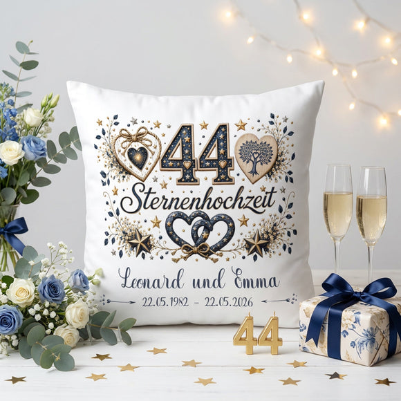 Geschenk Sternenhochzeit – personalisiertes Kissen mit Namen und Datum zum 44. Hochzeitstag