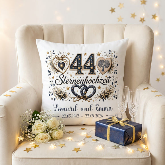 Geschenk 44. Hochzeitstag – personalisiertes Kissen zur Sternenhochzeit mit Namen und Datum