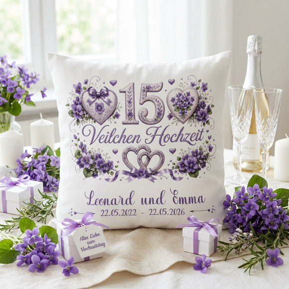 Geschenk Veilchenhochzeit – personalisiertes Kissen mit Namen und Datum zum 15. Hochzeitstag