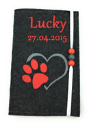 Robuste Impfpasshülle mit rotem Design – ideal für Tierliebhaber.