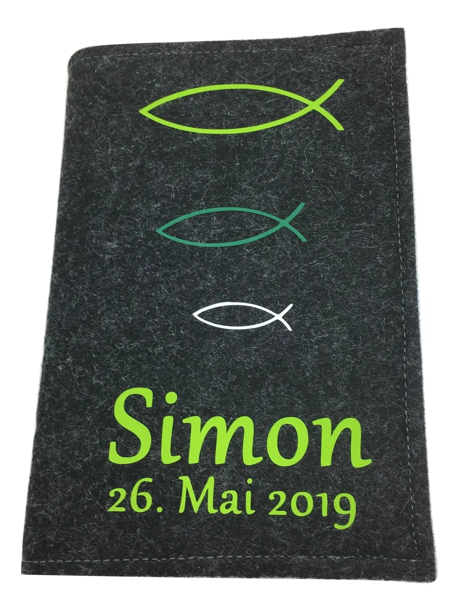 Gotteslobhülle mit Namen aus filz Fisch Grüntöne Gesangbuch einband Kommunion Fadensalat-shop