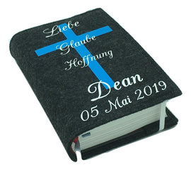 Gotteslobhülle mit Namen aus filz mit Kreuz Blau/weis Gesangbuch Fadensalat-shop