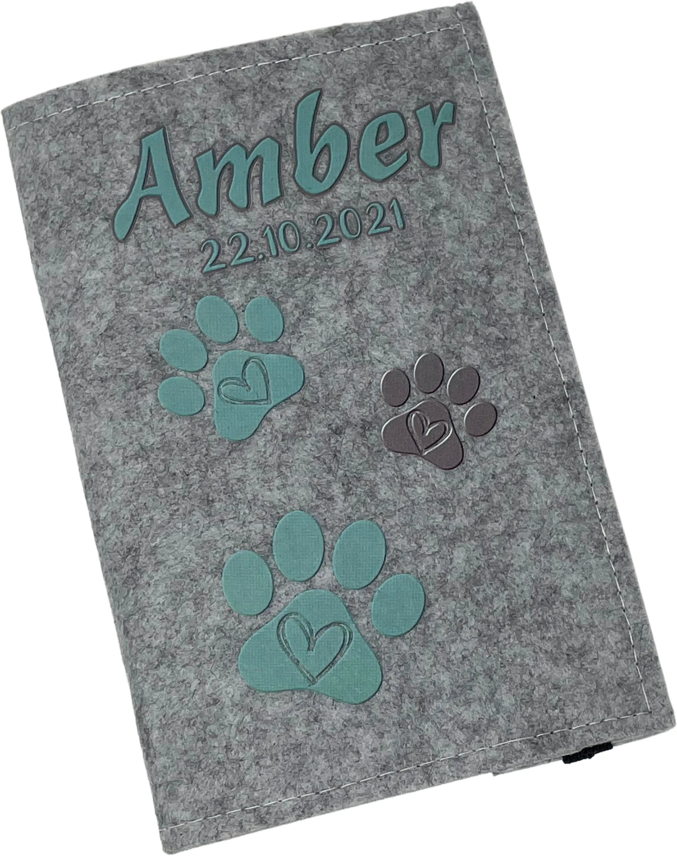 Heimtierausweis Hülle personalisiert – Filz Pfötchen Mint mit Namen ...