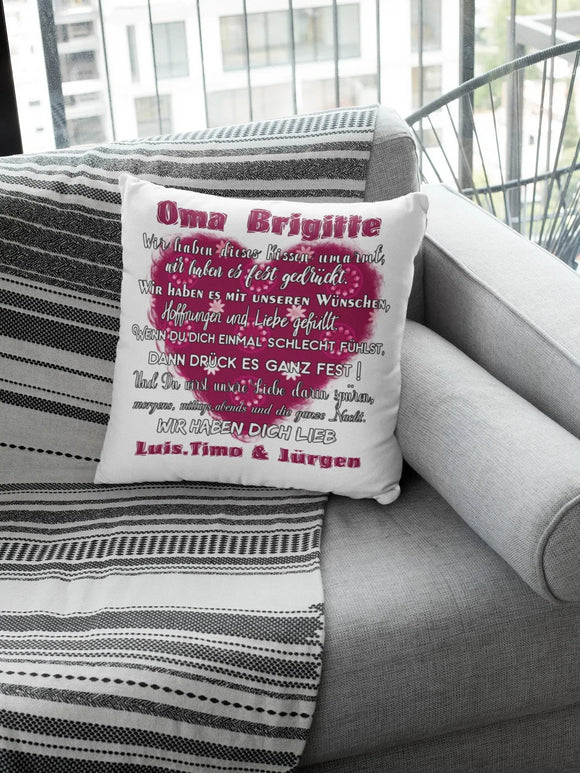Oma Kissen personalisiert mit violettem Herz und Namen
