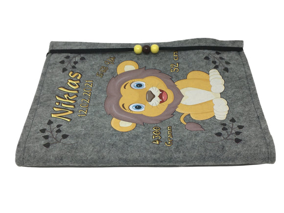 U Heft Hülle Filz mit Namen | Impfpasshülle löwe | Untersuchungsheft hülle personalisiert|  geschenk geburt Junge Mädchen u-heft Hülle Fadensalat-shop