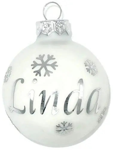 Set weißer Weihnachtskugeln mit Namensaufdruck – ideal für Familie & Freunde